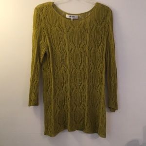 Quarter sleeve designed with holes